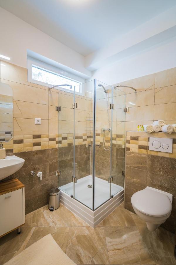Gemini Apartments Siofok I., Iii. ภายนอก รูปภาพ
