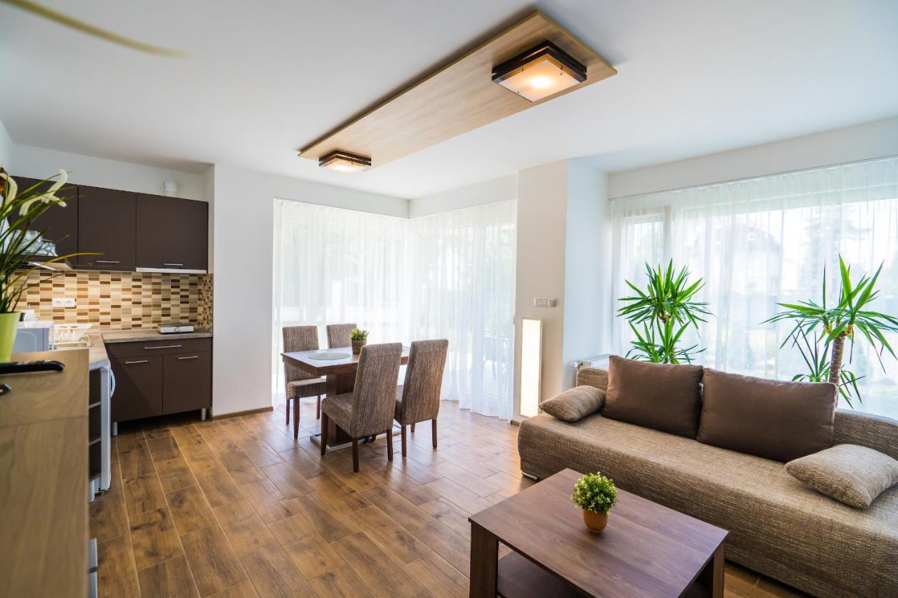 Gemini Apartments Siofok I., Iii. ภายนอก รูปภาพ