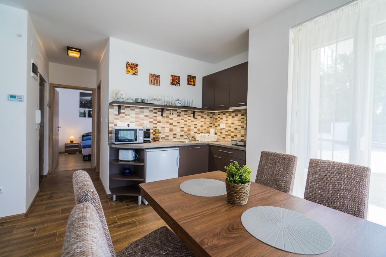 Gemini Apartments Siofok I., Iii. ภายนอก รูปภาพ