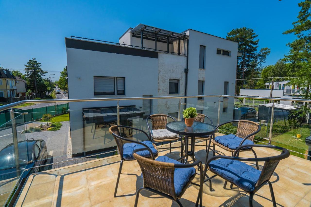 Gemini Apartments Siofok I., Iii. ภายนอก รูปภาพ