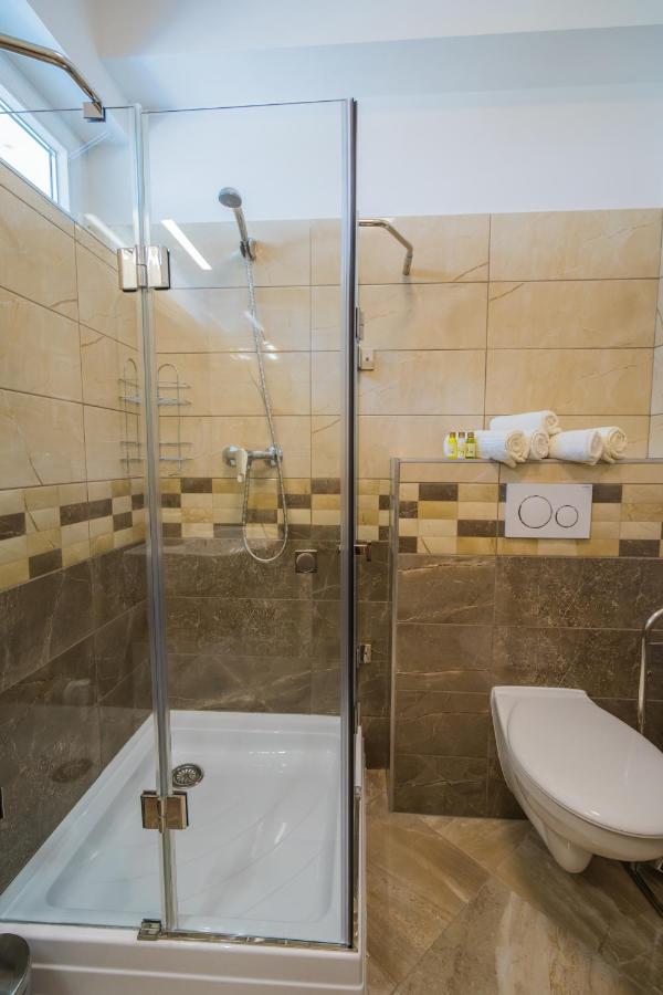 Gemini Apartments Siofok I., Iii. ภายนอก รูปภาพ